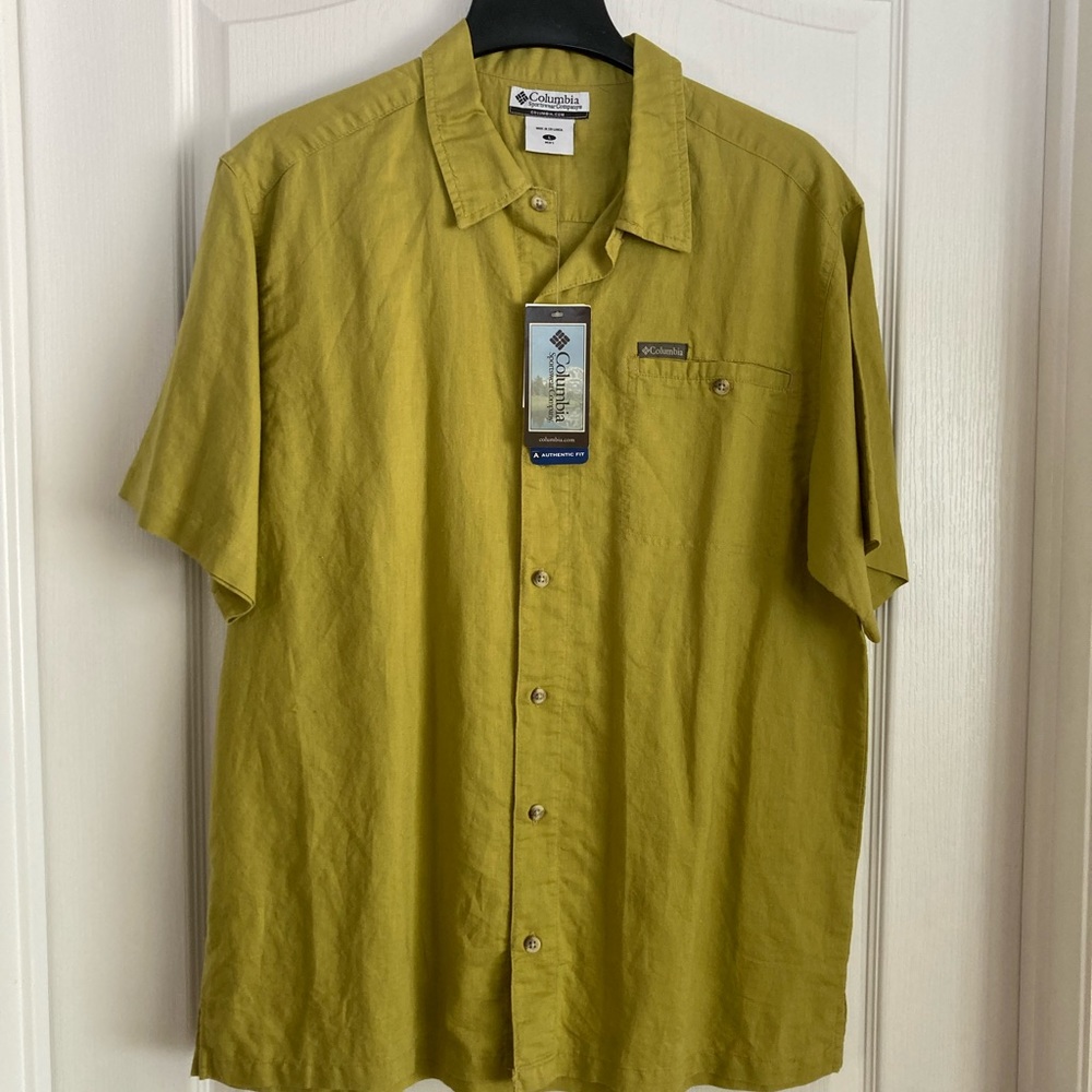 Columbia Men’s SZ Large New  Awesome Green Color Short Sleeve Button Down